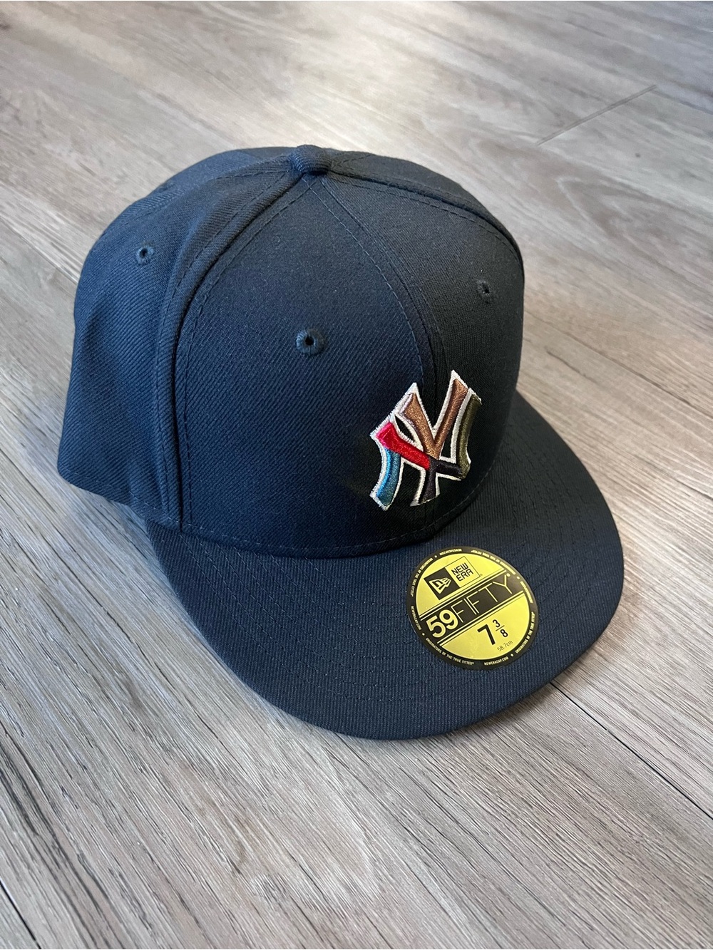 9FIFTY Black Fitted Cap with Multicolor NY Patch